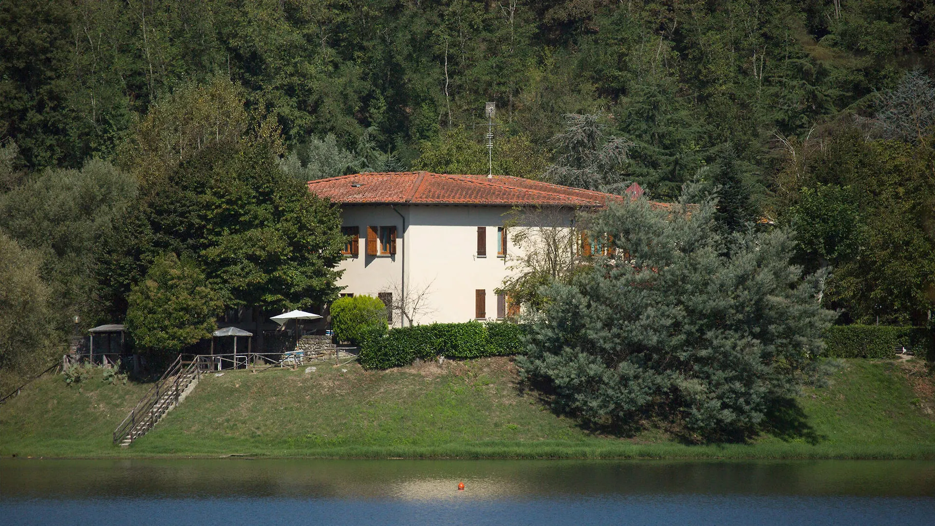 Hotel Del Lago Каврилья Италия