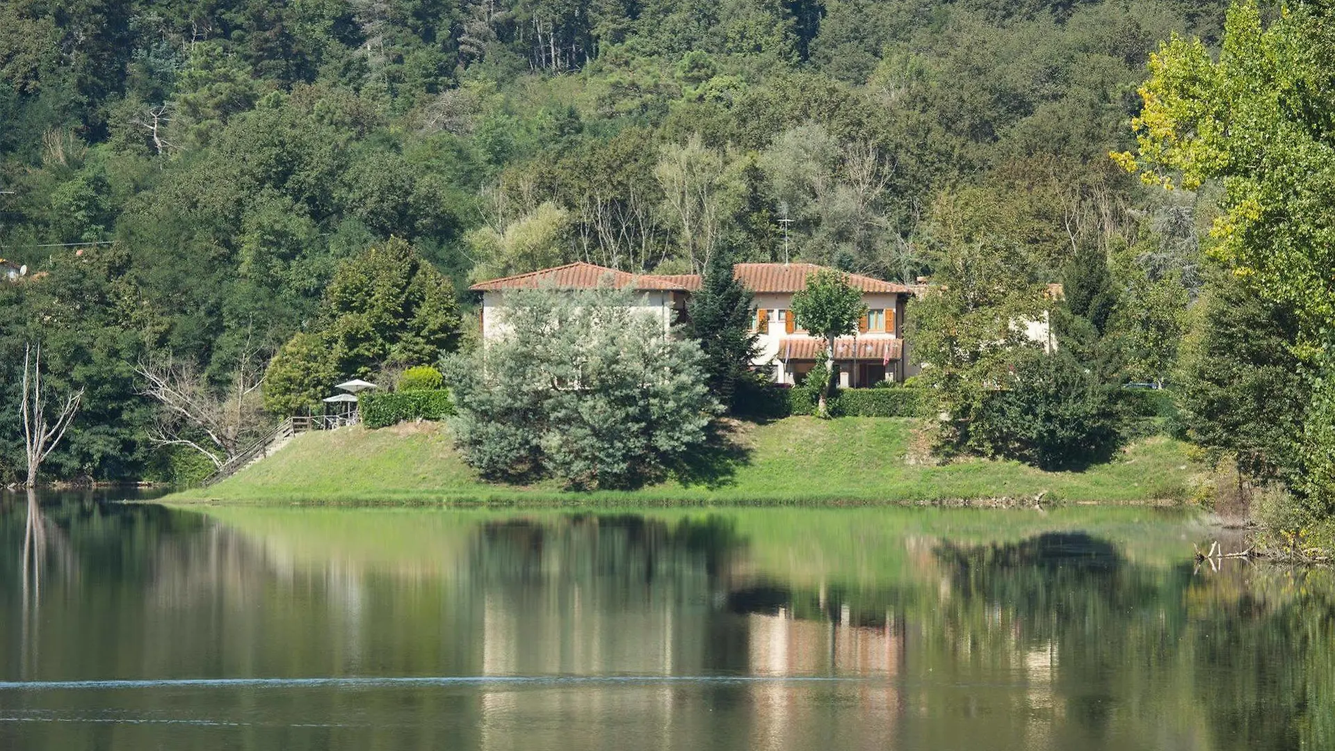 Hotel Del Lago Каврилья