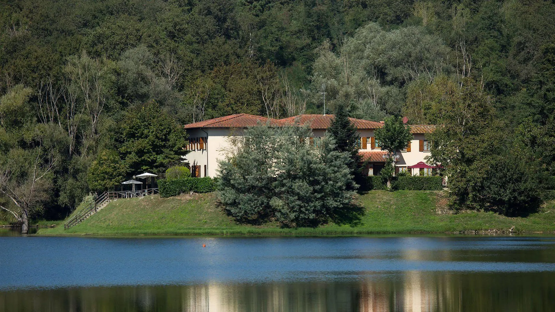 Hotel Del Lago Каврилья