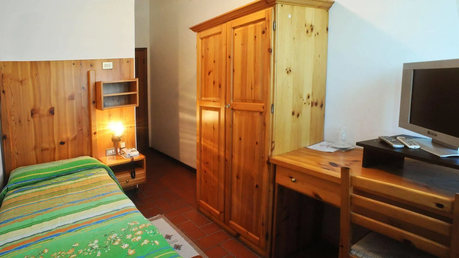 ***  Hotel Del Lago Каврилья Италия